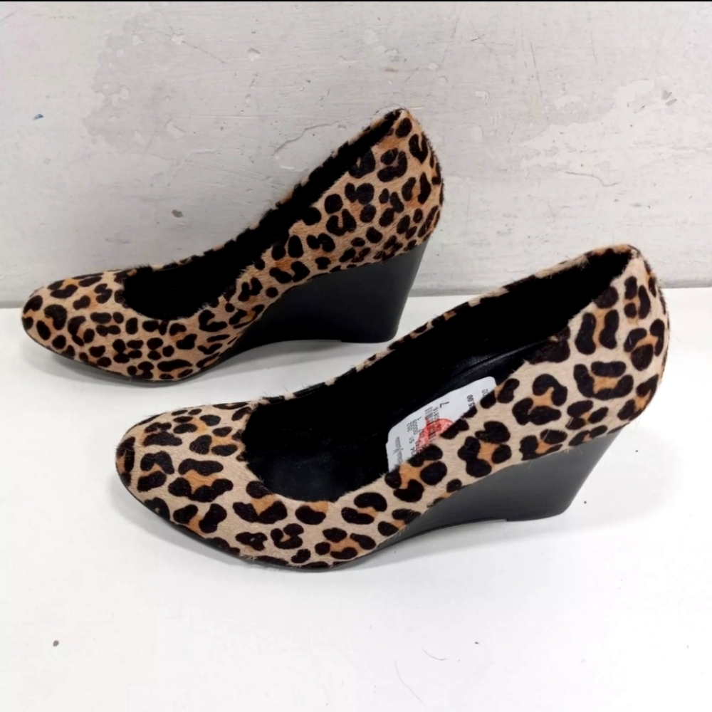 NEW Neiman Marcus Designer Leopard Animal Print Wedge Heels Pump Size 7